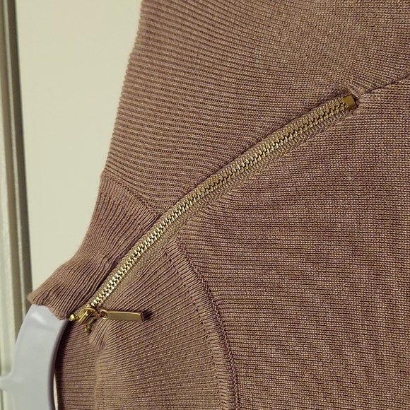 Women's Investments top. - Picture 2 of 5